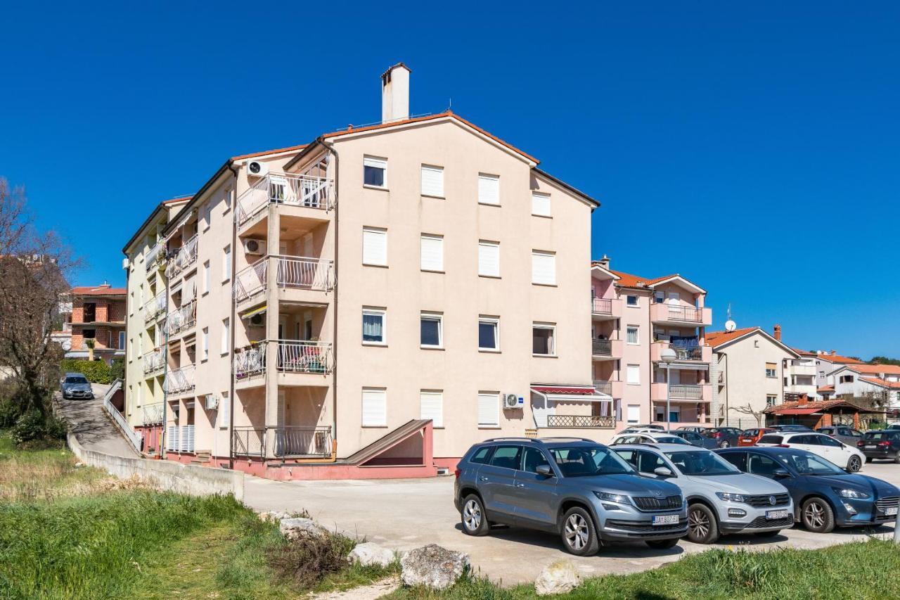 New Apartment Near Sea With 3 Bedrooms And 2 Bathrooms Пула Экстерьер фото