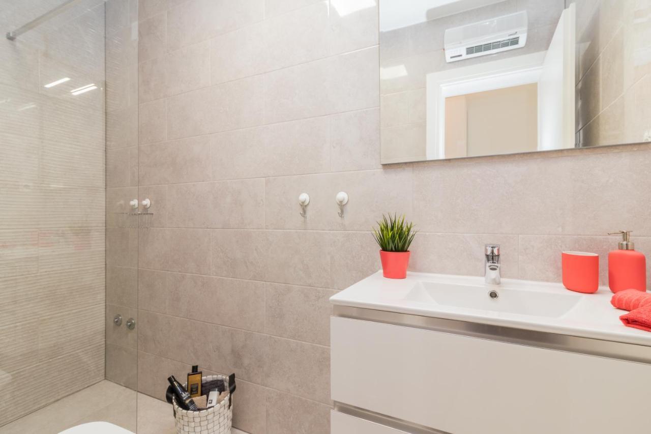 New Apartment Near Sea With 3 Bedrooms And 2 Bathrooms Пула Экстерьер фото